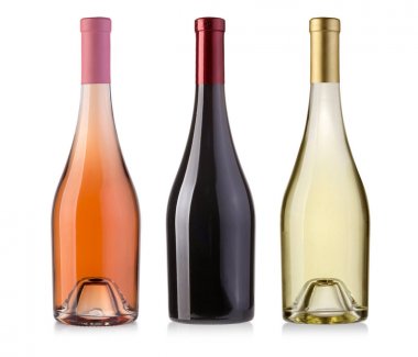 şarap şişeleri üzerinde beyaz izole