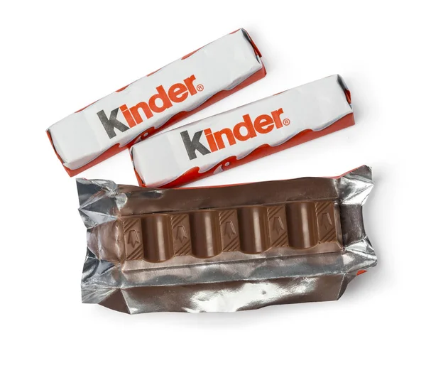 Barres de chocolat Kinder sur blanc — Photo