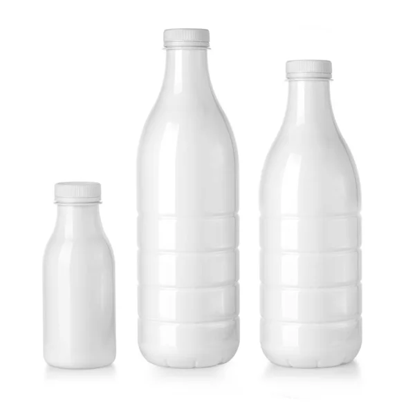 Botellas de plastc con leche — Foto de Stock