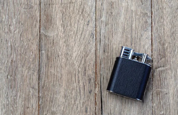 Svart cigarettändare — Stockfoto