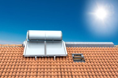 Çatıda bir güneş paneli