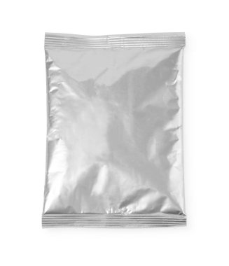 Gümüş folyo plastik torba beyaz arka planda izole. Paketleme şablonu modelleme koleksiyonu. Kırpma Yolu dahil. Alüminyum kahve paketi.