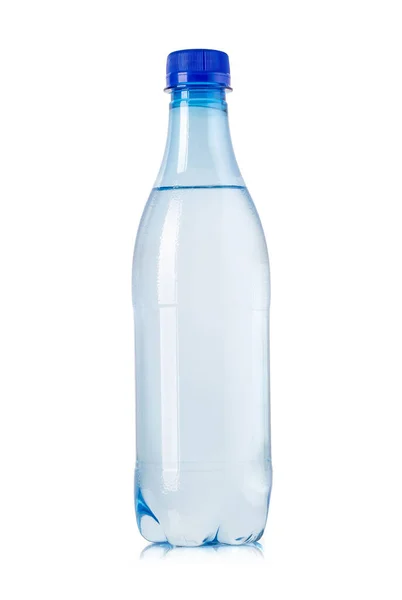 Flessen Water Geïsoleerd Wit Met Uitknippad — Stockfoto