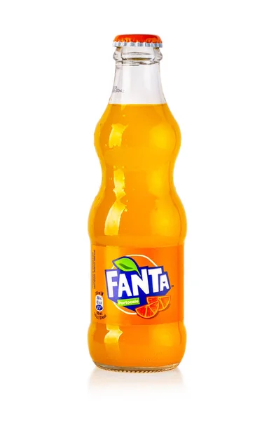 Chisinau Moldavia Abril 2020 Botella Naranja Bebida Fanta Elaborada Por — Foto de Stock