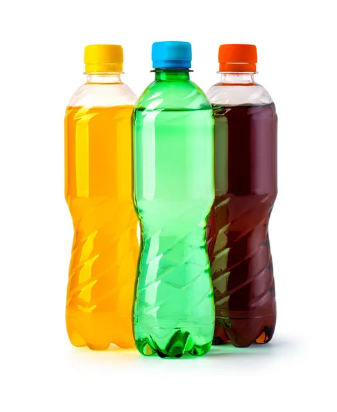 Tre Plastflaskor Läsk Isolerad Vitt Med Klippbana — Stockfoto