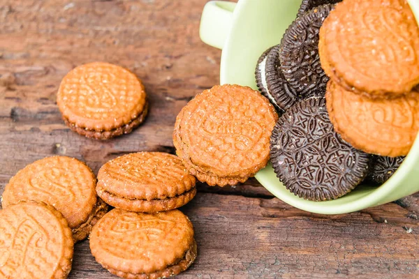 cookies cream in cup