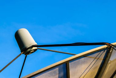 Uydu yemekleri iletişim