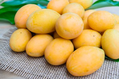 Erik mango veya Marian Erik meyve