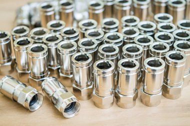 Kordon için sıkıştırma aracı.