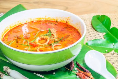 Tom yum Tay baharat çorbası