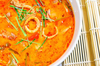 Tom yum Tay baharat çorbası