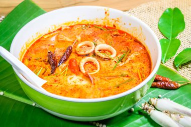 Tom yum Tay baharat çorbası