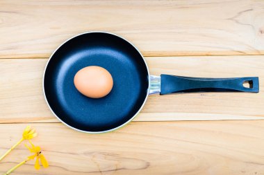 taze yumurta tavası