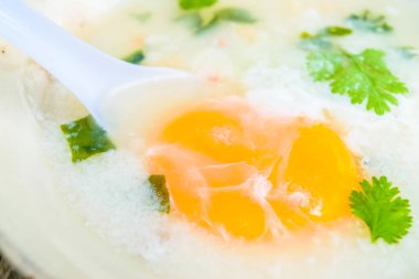 pirinç lapası beyaz kase