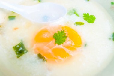 pirinç lapası beyaz kase