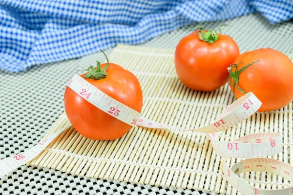 ölçme bant ile domates