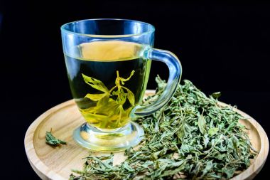 Kuru stevia yaprağı