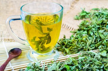 Kuru stevia yaprağı