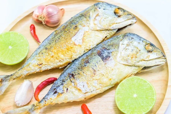 Kızarmış uskumru balığı