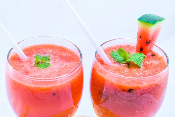 Bardakta karpuz suyu