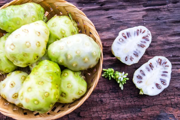 Fruta de Noni —  Fotos de Stock