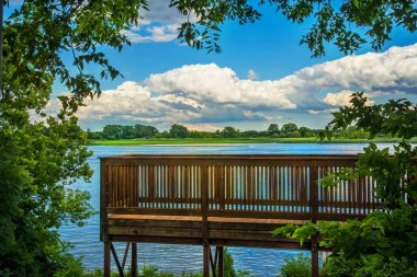 Yaz bulutu Scape doğal Overlook