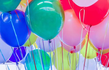 Renkli parti balonları