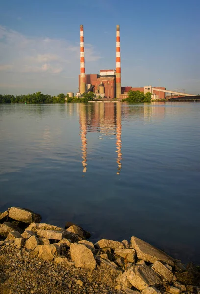 Elektrárny spalující uhlí — Stock fotografie