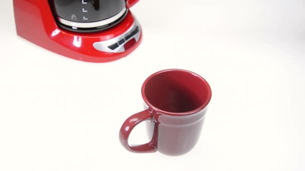 Einschenken Einer Frischen Tasse Kaffee — Stockvideo