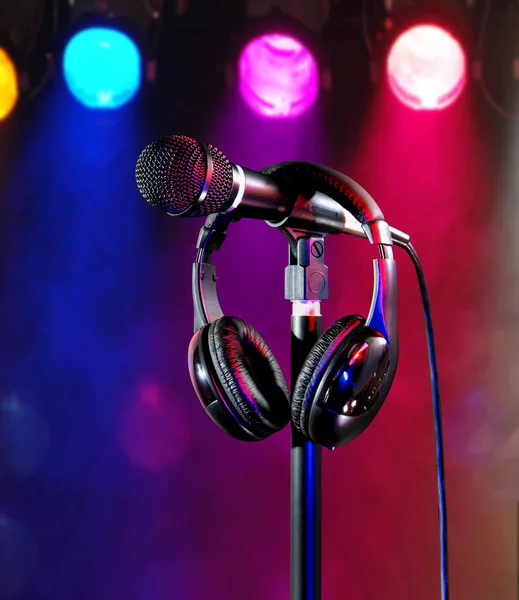 Live on Colorful Stage Singer Mic and Headset — Stock Photo, Image