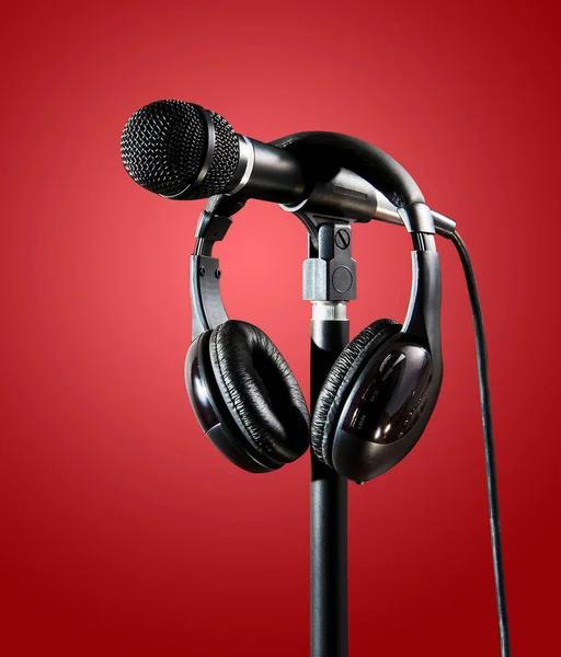 Studio Microphone and Headset for Recording Singer — Stock Photo, Image