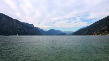 4 k Gölü Alps Mountais arasında. 