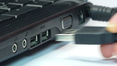 Kadın eklemek Laptop Pil şarjı