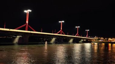 4 k Budapeşte zaman atlamalı geceleri. 