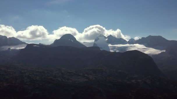 Tidsfördröjning för av glaciären i Alperna berg — Stockvideo