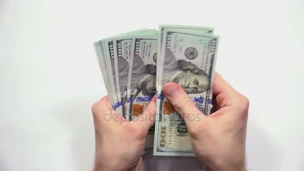 Pohled shora člověka počítat peníze — Stock video