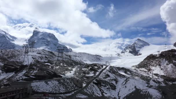 Zeitraffer des Gebirgsskigebiets in Zermatt — Stockvideo