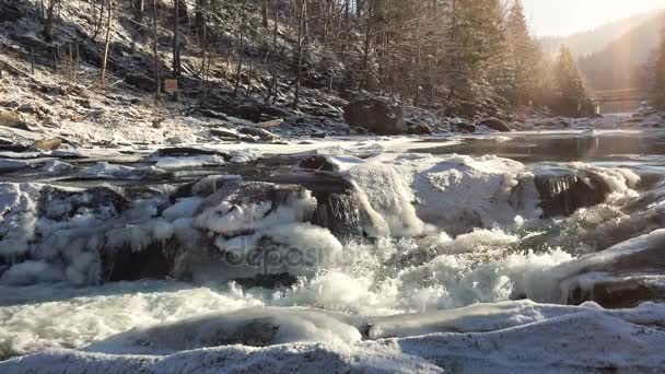 4 k Winter waterval — Stockvideo