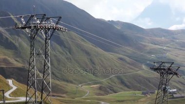 Zaman atlamalı bir kablo araba dağlar