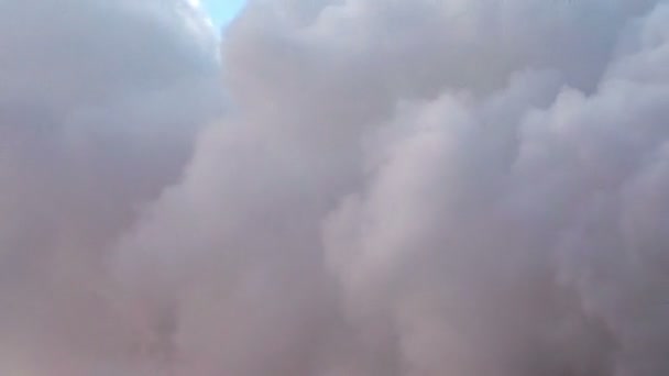 Γκρο πλαν θέα στο τοξικό καπνό σύννεφα — Αρχείο Βίντεο