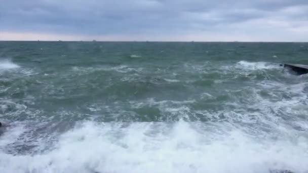 Ondas do mar tempestuosas — Vídeo de Stock
