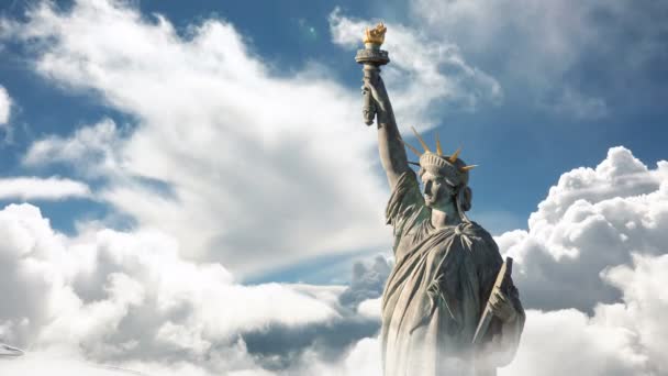 A Estátua da Liberdade em Nuvens Time Lapse — Vídeo de Stock