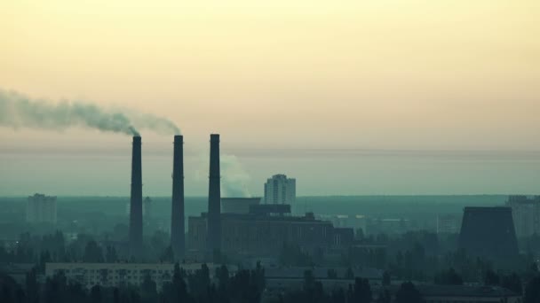 Interruzione temporale dei camini nella centrale elettrica — Video Stock