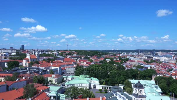 Βίλνιους πόλη στην ηλιόλουστη μέρα. — Αρχείο Βίντεο
