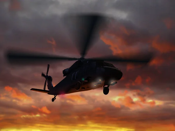Helicóptero CH-47 voando sobre o sol — Fotografia de Stock