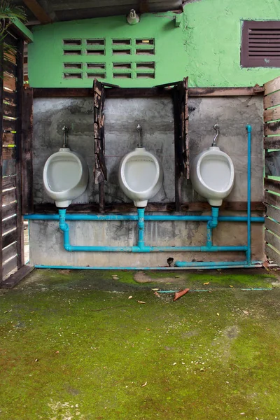 Vieux urinoirs en Thaïlande — Photo