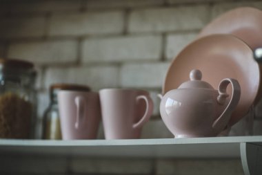 Noel ve Yeni Yıl süsleri ve çelenkleri