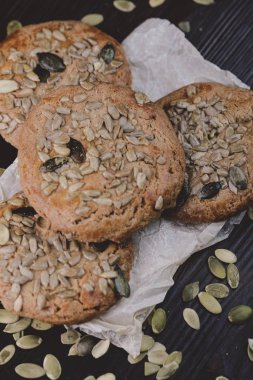 Masada tohumları olan lezzetli kurabiyeler