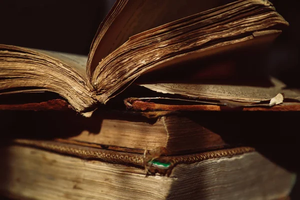 Very Old Shabby Book Table — Stock Photo, Image