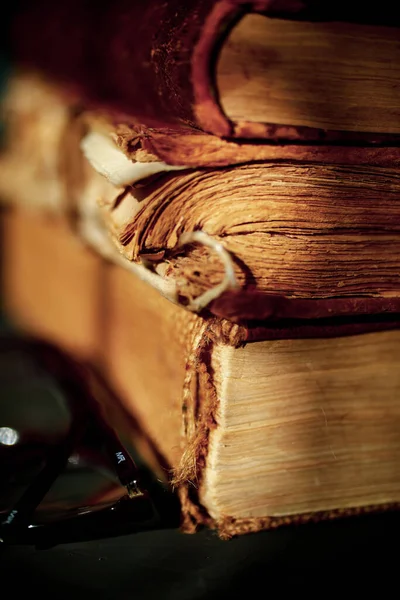 Very Old Shabby Book Table — Stock Photo, Image